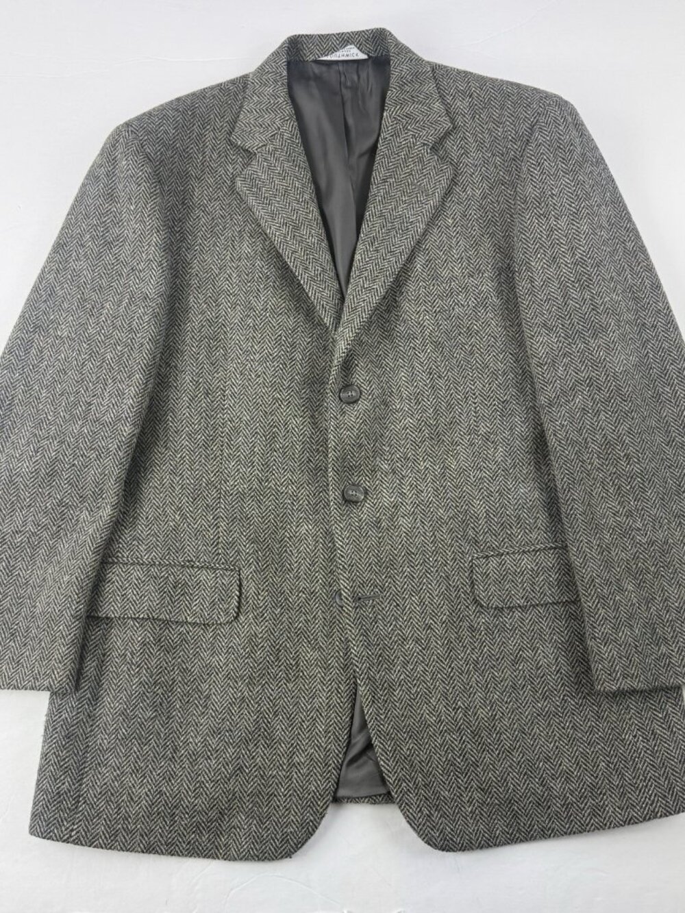Soiuthwick Harris Tweed Blazer 44R Gray Herringbone 100% Wool Sport Coat USA